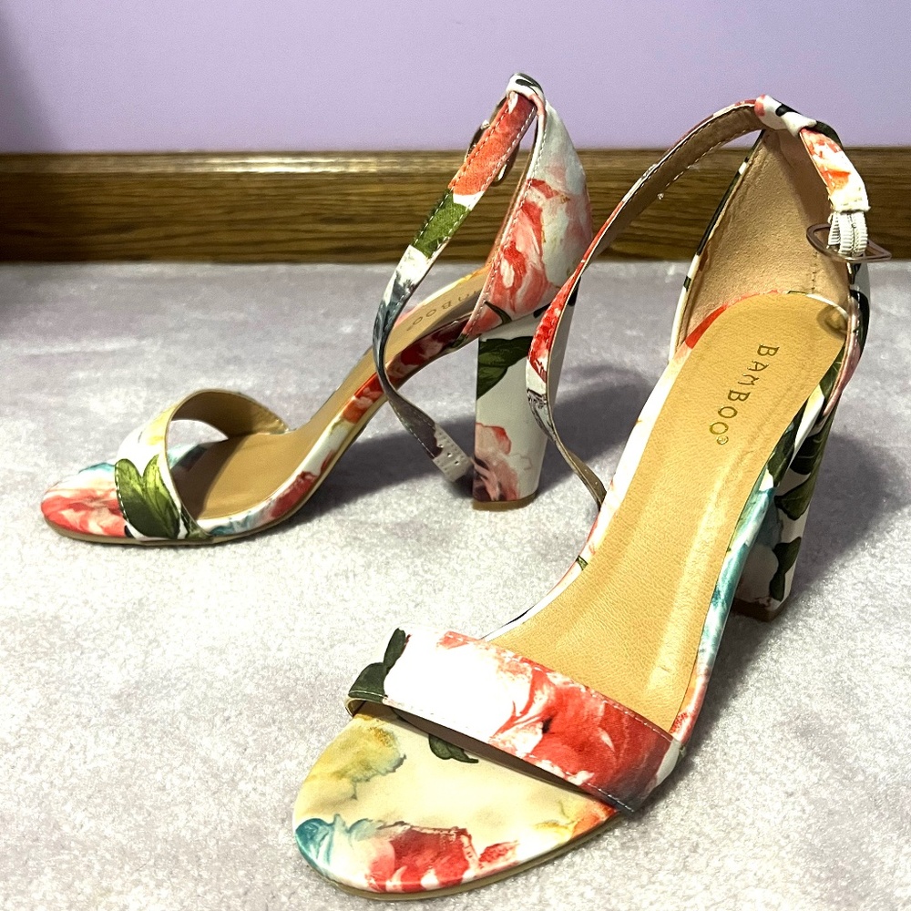 Stewpot Floral Heel size 8